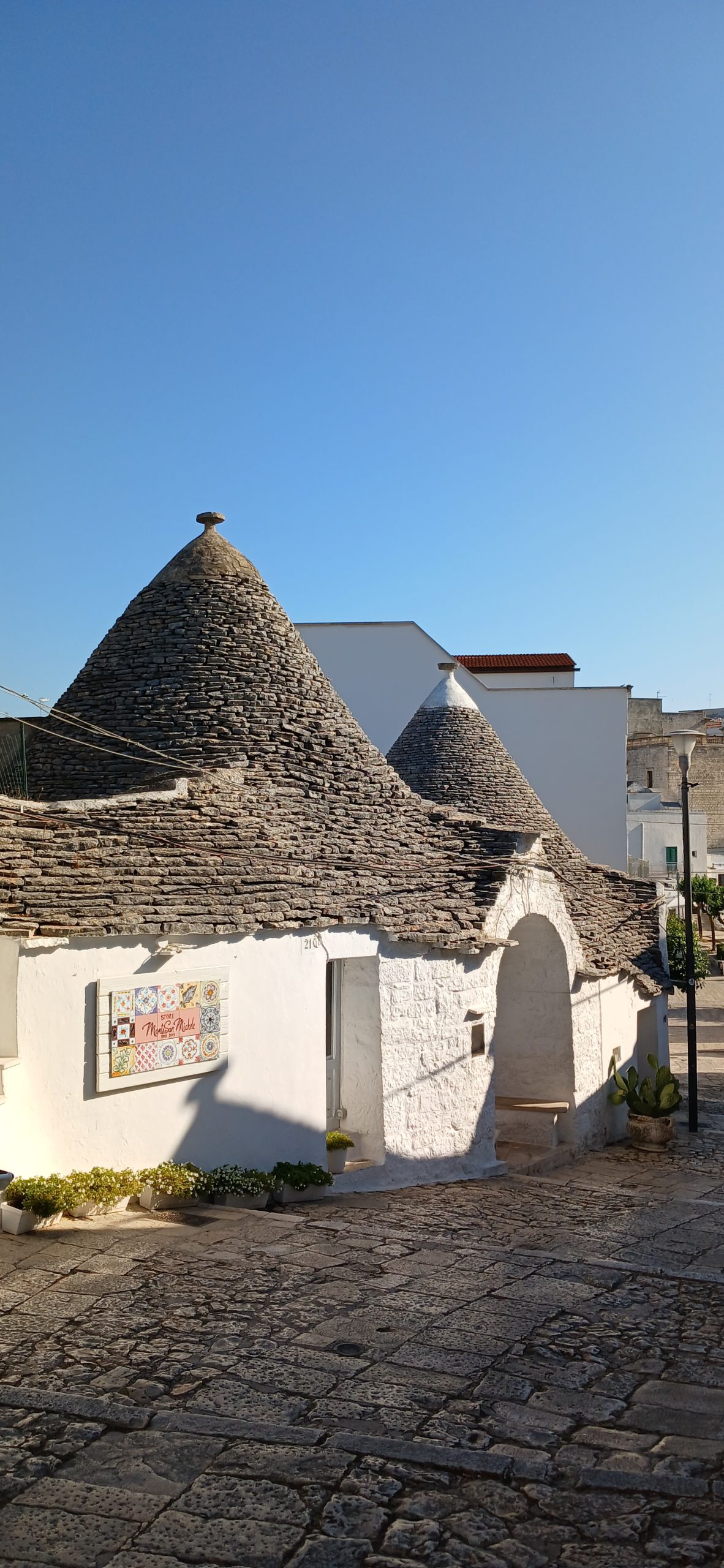 Alberobello alberobello in miniatura 082006